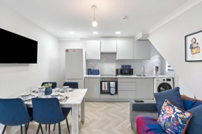 City Sophistication Chic 3-BR for Modern Living